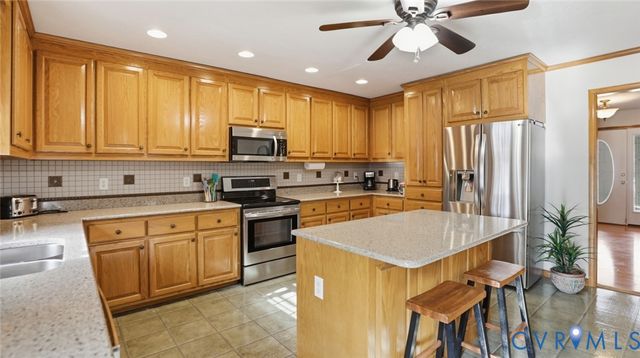 235 Parkwood Dr, Aylett, VA 23009