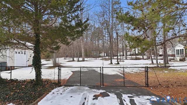 235 Parkwood Dr, Aylett, VA 23009