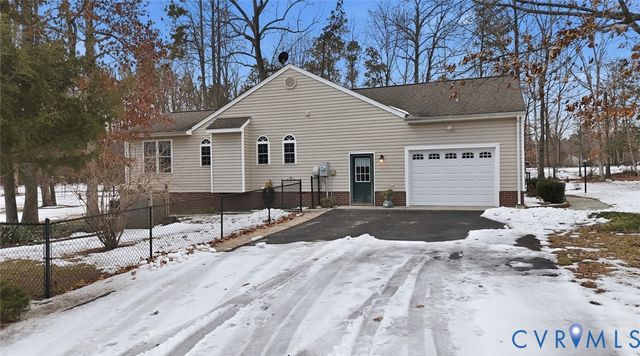 235 Parkwood Dr, Aylett, VA 23009