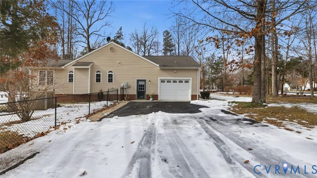 235 Parkwood Dr, Aylett, VA 23009