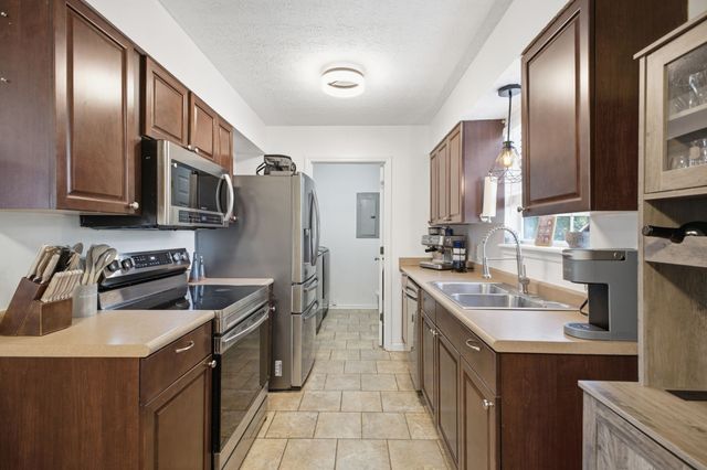103 Ridgewood Dr, Portland, TN 37148