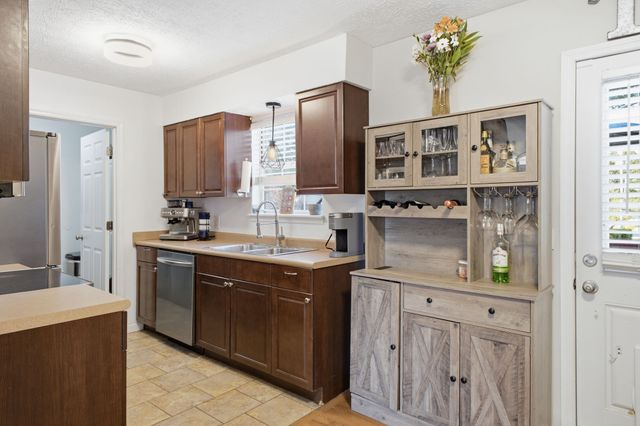 103 Ridgewood Dr, Portland, TN 37148