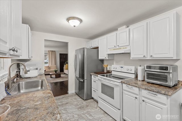 1011 NE 180TH Street, Shoreline, WA 98155