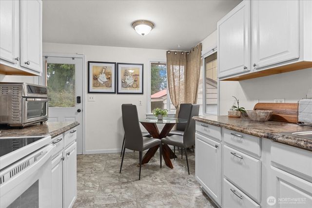 1011 NE 180TH Street, Shoreline, WA 98155