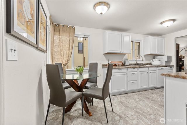 1011 NE 180TH Street, Shoreline, WA 98155