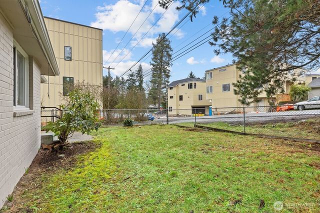 1011 NE 180TH Street, Shoreline, WA 98155