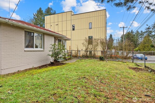1011 NE 180TH Street, Shoreline, WA 98155