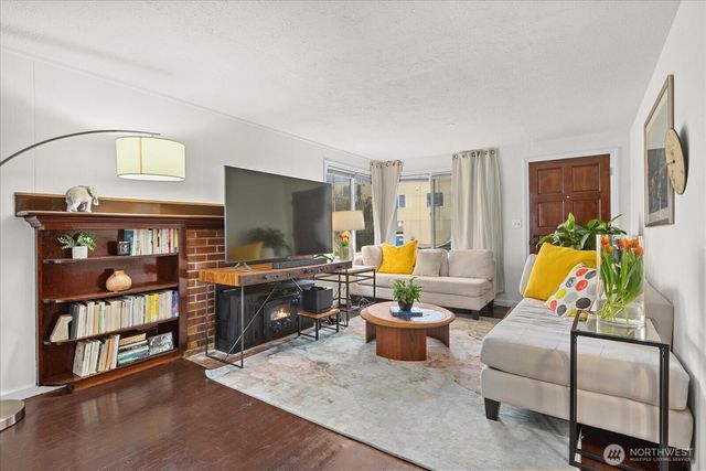 1011 NE 180TH Street, Shoreline, WA 98155