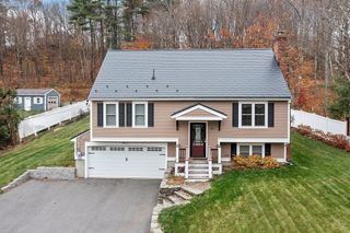 108 Fernwood Dr, Gardner, MA 01440