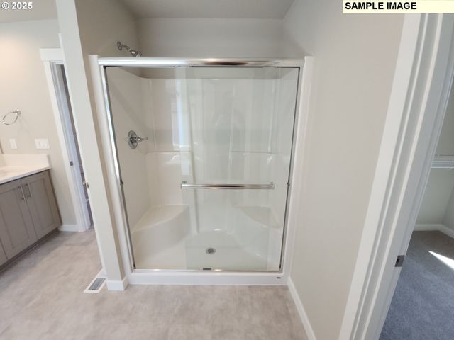 650 Magnolia Ave 38, Woodburn, OR 97071