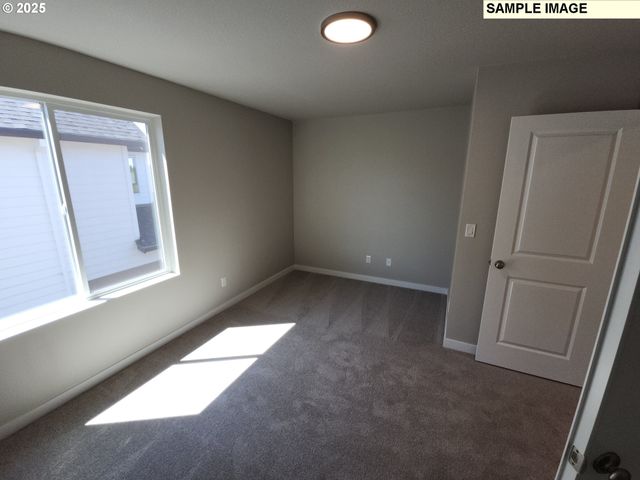 650 Magnolia Ave 38, Woodburn, OR 97071