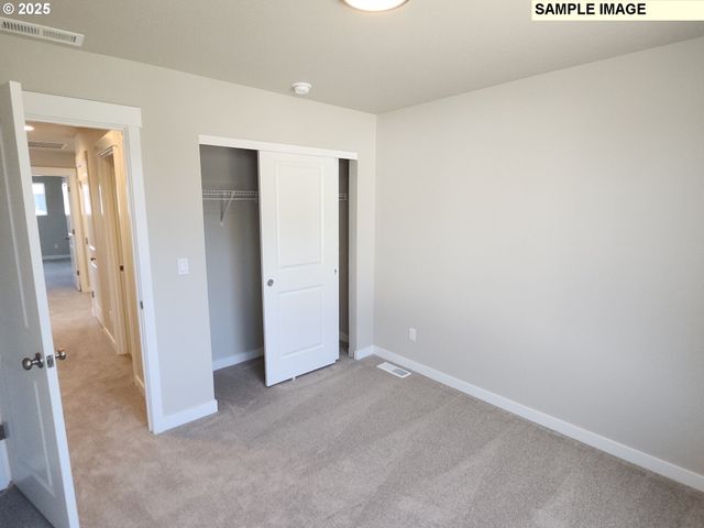 650 Magnolia Ave 38, Woodburn, OR 97071