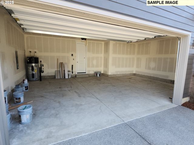 650 Magnolia Ave 38, Woodburn, OR 97071