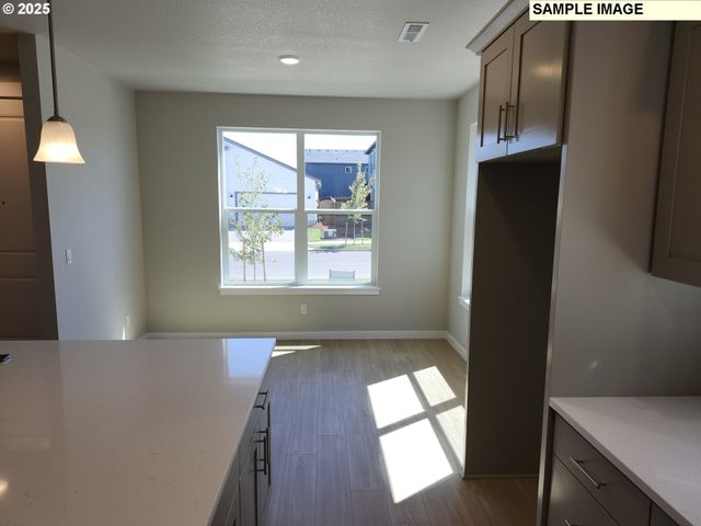 650 Magnolia Ave 38, Woodburn, OR 97071