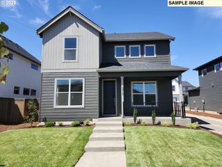650 Magnolia Ave 38, Woodburn, OR 97071