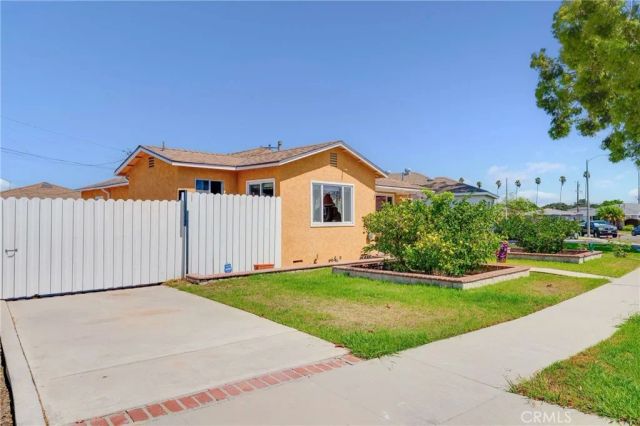 5031 N Raton, Long Beach, CA 90807
