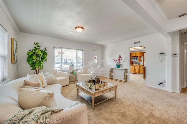 5031 N Raton, Long Beach, CA 90807