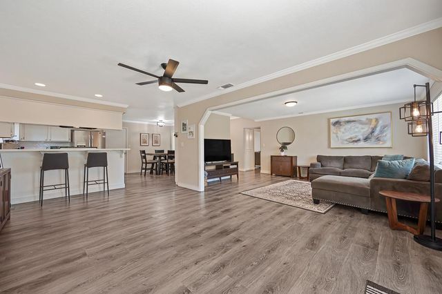 6523 Woodpark Way, Citrus Heights, CA 95621