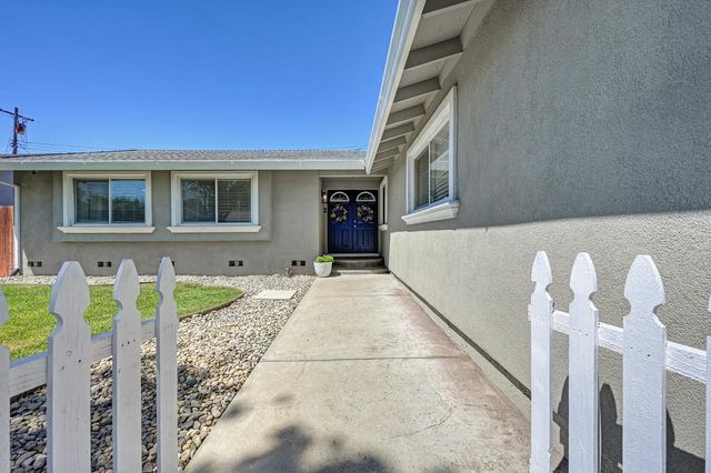6523 Woodpark Way, Citrus Heights, CA 95621