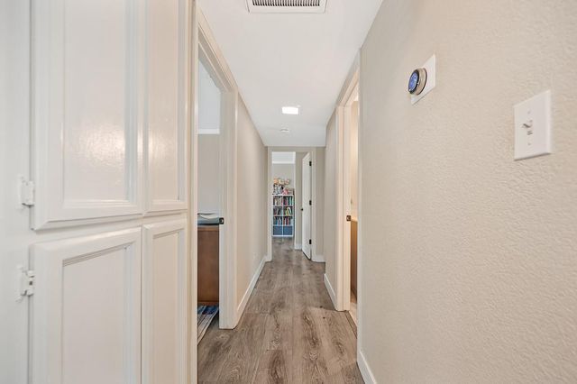 6523 Woodpark Way, Citrus Heights, CA 95621