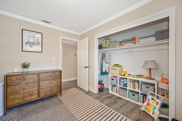 6523 Woodpark Way, Citrus Heights, CA 95621