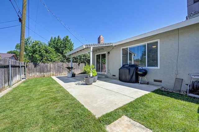 6523 Woodpark Way, Citrus Heights, CA 95621