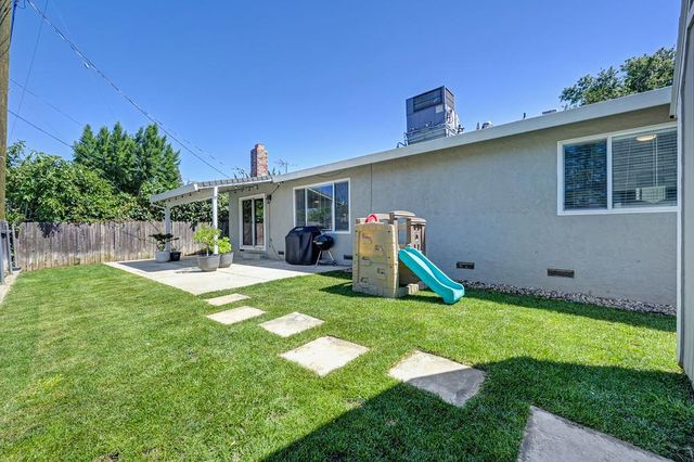 6523 Woodpark Way, Citrus Heights, CA 95621