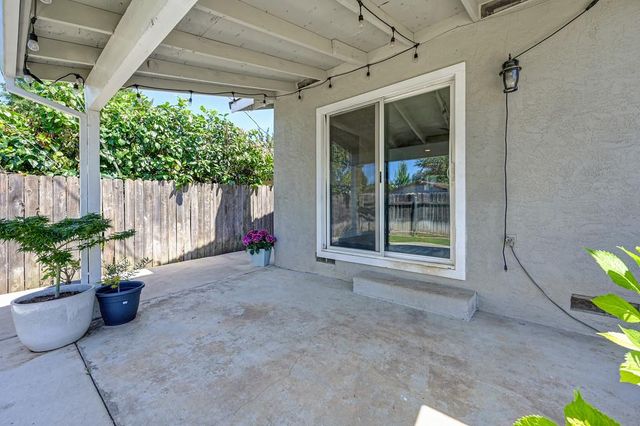 6523 Woodpark Way, Citrus Heights, CA 95621