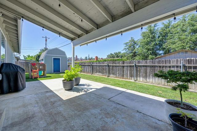 6523 Woodpark Way, Citrus Heights, CA 95621