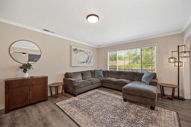 6523 Woodpark Way, Citrus Heights, CA 95621