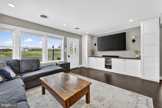 22 JACK ENDERS BLVD, Berryville, VA 22611