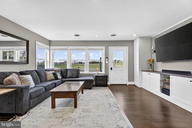 22 JACK ENDERS BLVD, Berryville, VA 22611