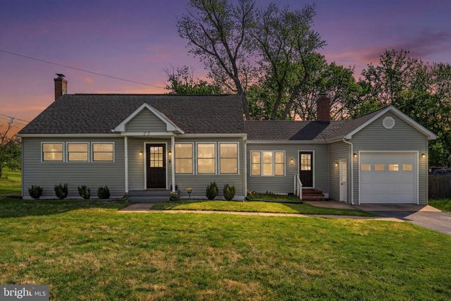 22 JACK ENDERS BLVD, Berryville, VA 22611