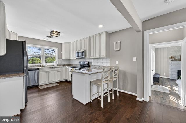 22 JACK ENDERS BLVD, Berryville, VA 22611