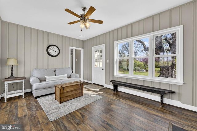 22 JACK ENDERS BLVD, Berryville, VA 22611
