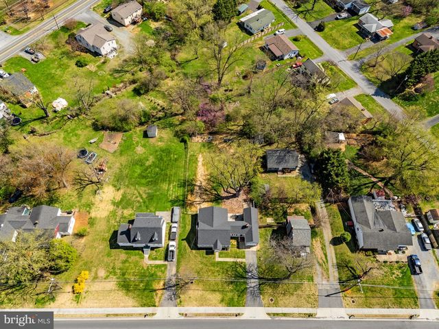 22 JACK ENDERS BLVD, Berryville, VA 22611
