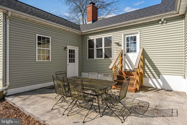 22 JACK ENDERS BLVD, Berryville, VA 22611