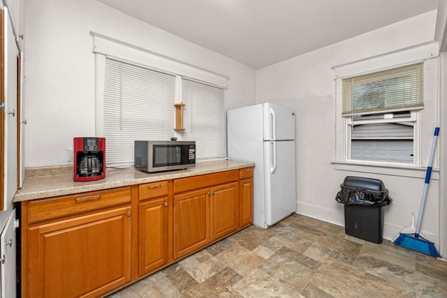 80 Magnolia Avenue, Battle Creek, MI 49017