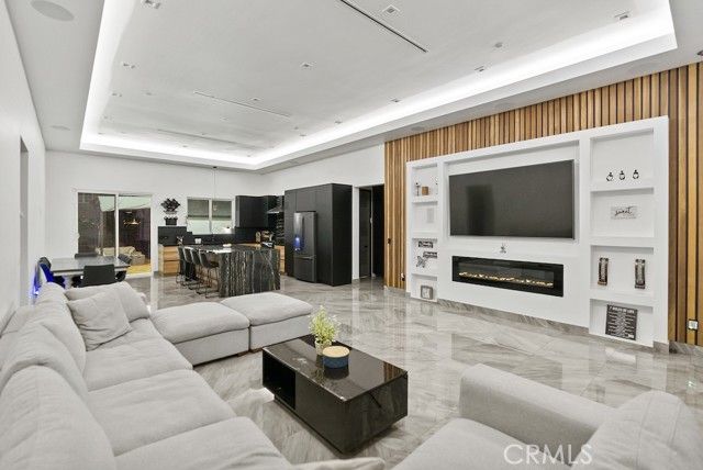 23143 Leonora Drive, Woodland Hills (los Angeles), CA 91367