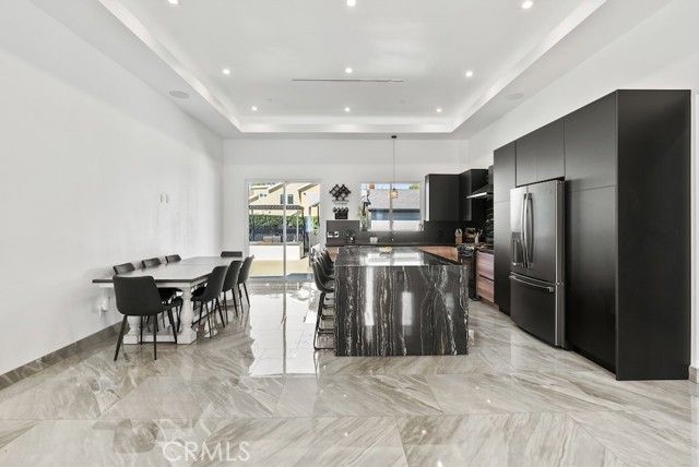 23143 Leonora Drive, Woodland Hills (los Angeles), CA 91367