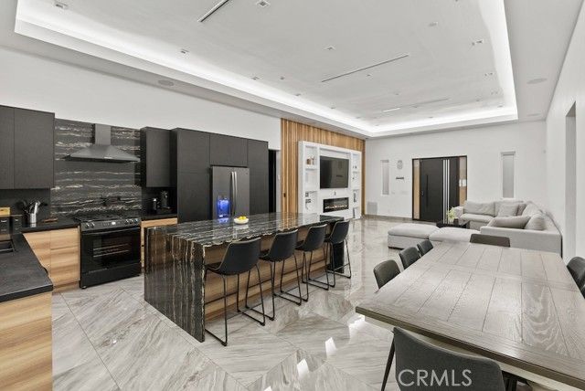 23143 Leonora Drive, Woodland Hills (los Angeles), CA 91367