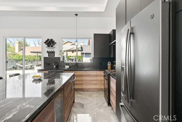 23143 Leonora Drive, Woodland Hills (los Angeles), CA 91367