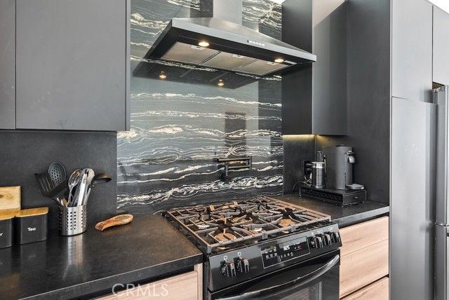 23143 Leonora Drive, Woodland Hills (los Angeles), CA 91367