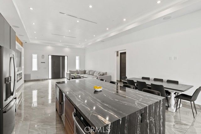 23143 Leonora Drive, Woodland Hills (los Angeles), CA 91367