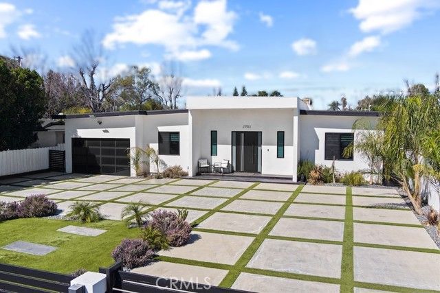 23143 Leonora Drive, Woodland Hills (los Angeles), CA 91367