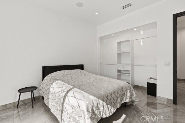 23143 Leonora Drive, Woodland Hills (los Angeles), CA 91367