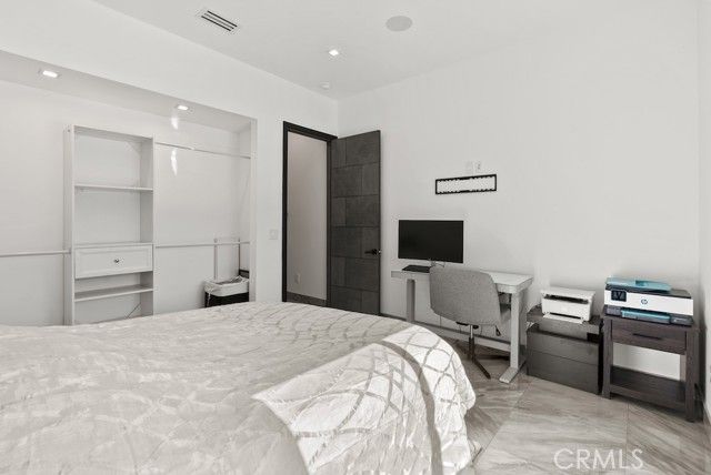 23143 Leonora Drive, Woodland Hills (los Angeles), CA 91367