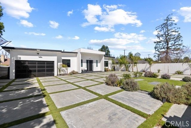 23143 Leonora Drive, Woodland Hills (los Angeles), CA 91367