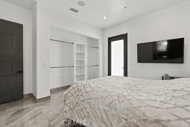 23143 Leonora Drive, Woodland Hills (los Angeles), CA 91367