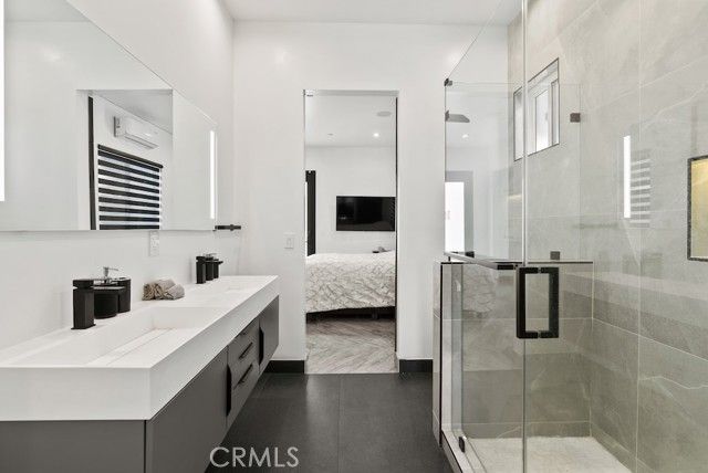 23143 Leonora Drive, Woodland Hills (los Angeles), CA 91367